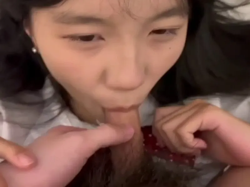 Em loli dễ thương liếm buồi biến em thành con em đào nứng lồn p2